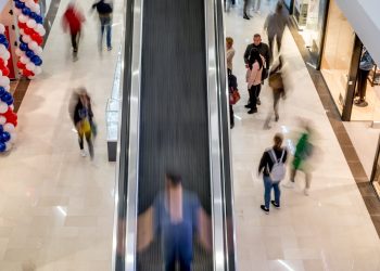Capitalul românesc preia controlul asupra pieței de retail imobiliar