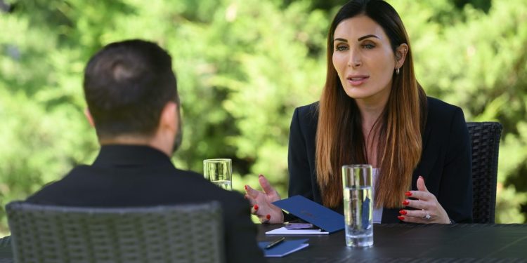 Laura Loomer, aliata lui Trump, își cere scuze Ucrainei