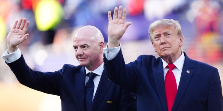 Legăturile lui Gianni Infantino cu Donald Trump, sub lupa Congresului SUA