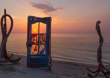 Cât costă vacanțele pe litoral la final de august 2026