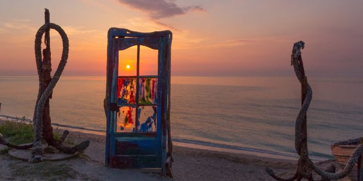 Cât costă vacanțele pe litoral la final de august 2026